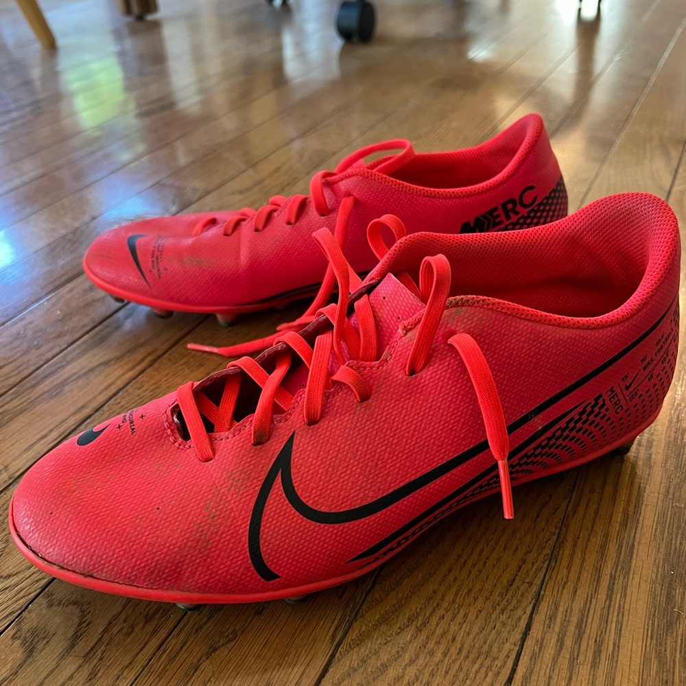 Nike Mercurial Men's Red Athletic Soccer shoes/cleats